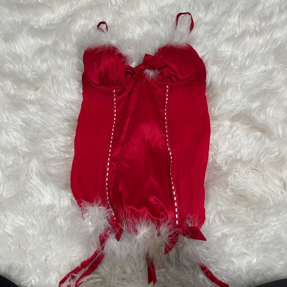 La Senza lingerie fed and white‎ faux fur size L